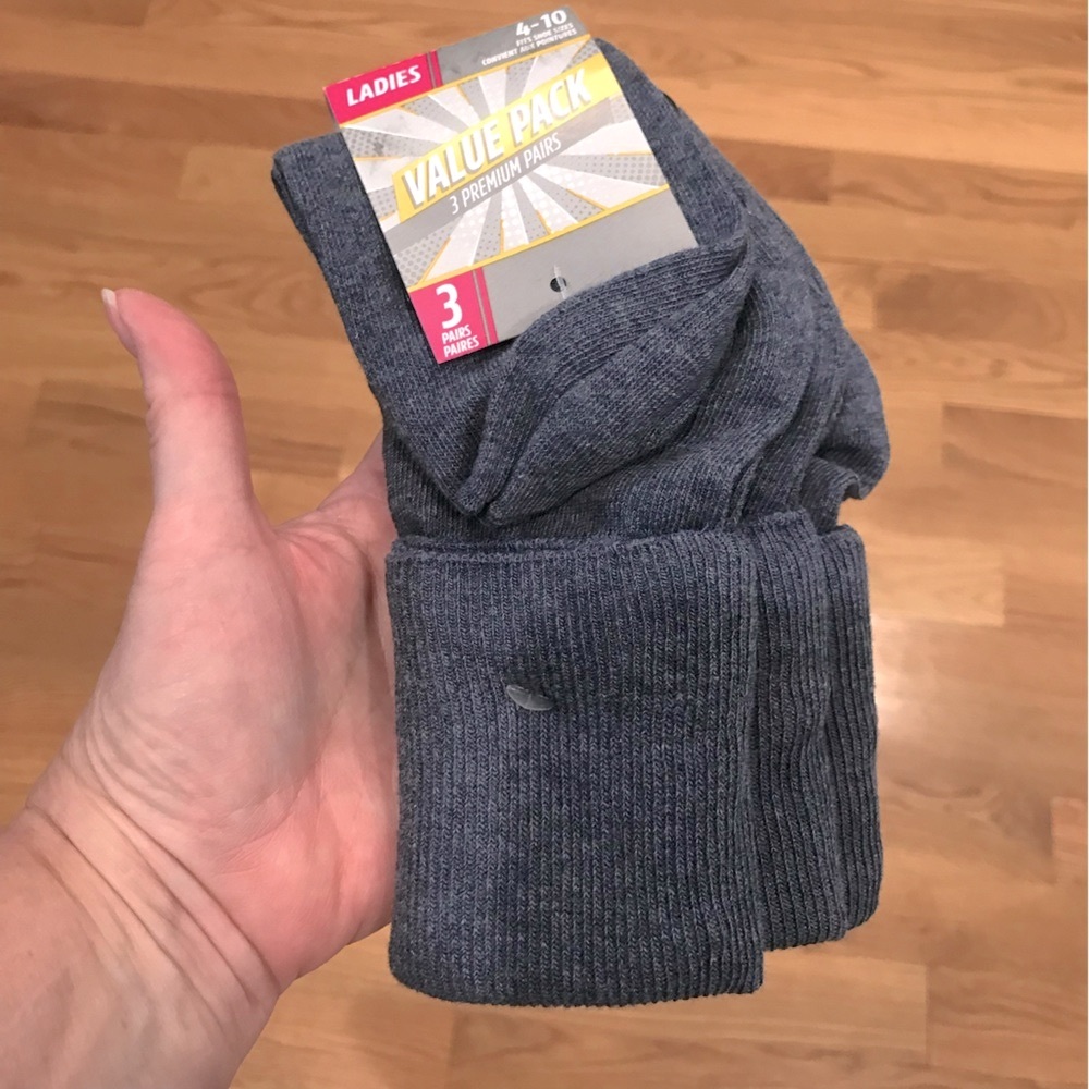 New 3-pair Package Ladies Crew SOCKS NWT